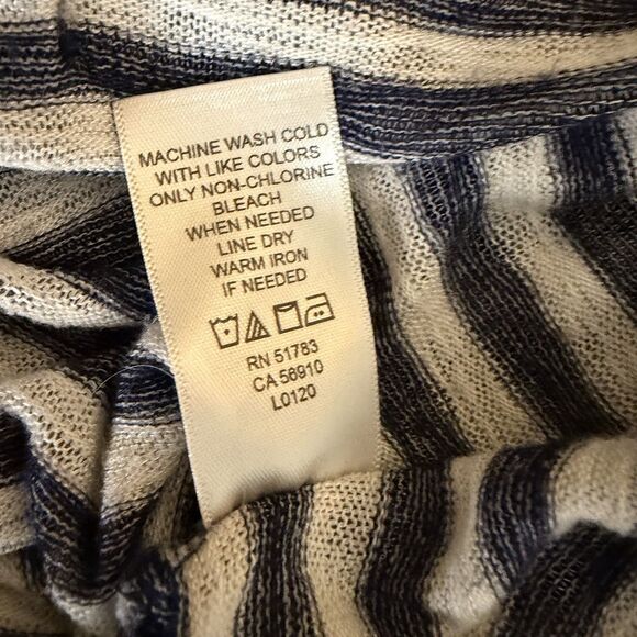 Maurices Hooded Knit Top Blouse Shirt Stripe Black White L bv - Picture 9 of 9